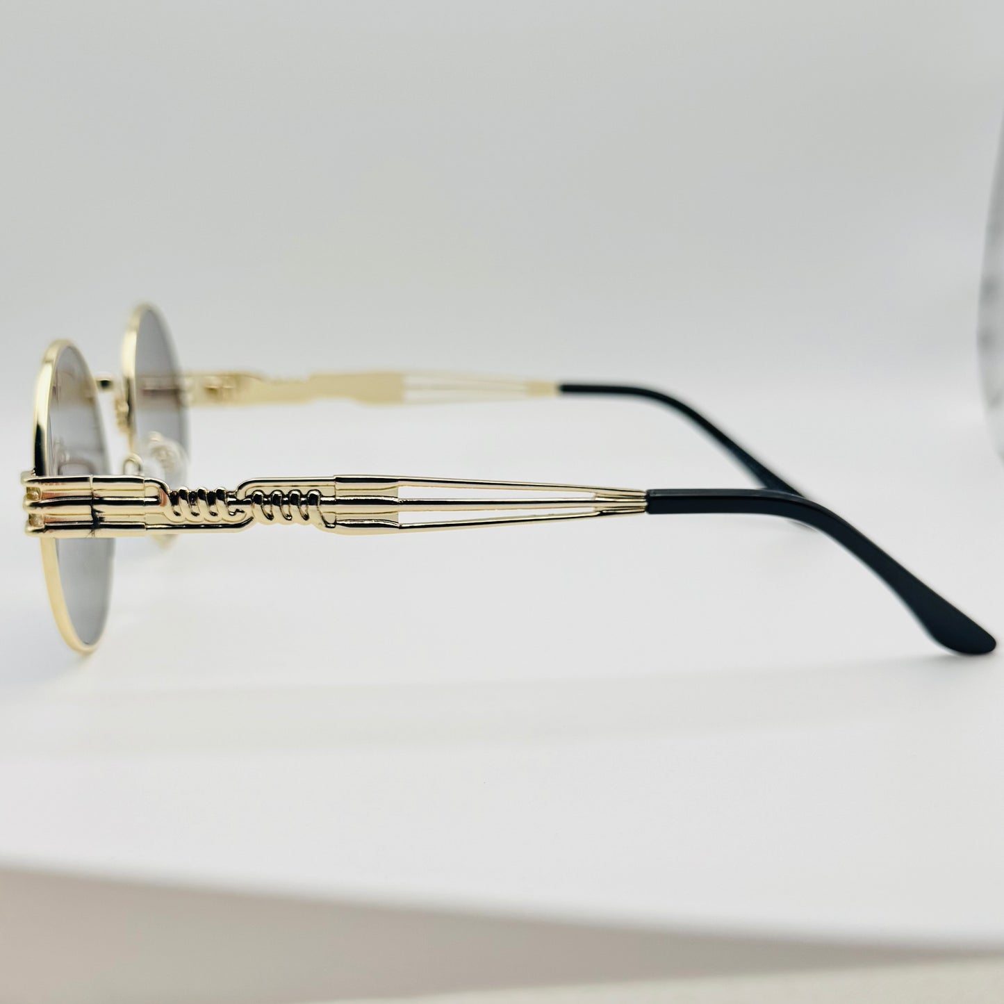 6146 | Round Steampunk Sunglasses with Spring Accents