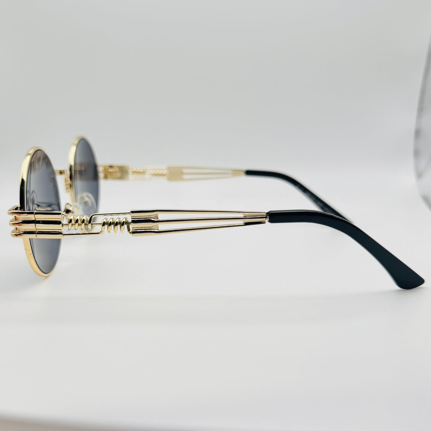 6146 | Round Steampunk Sunglasses with Spring Accents